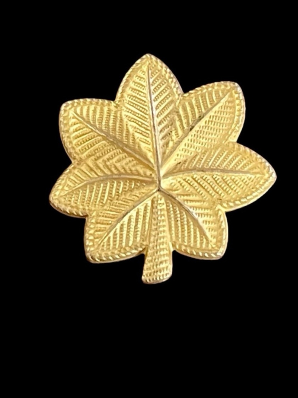 U.S. Military Major Rank Gold Tone Oak Leaf Pin